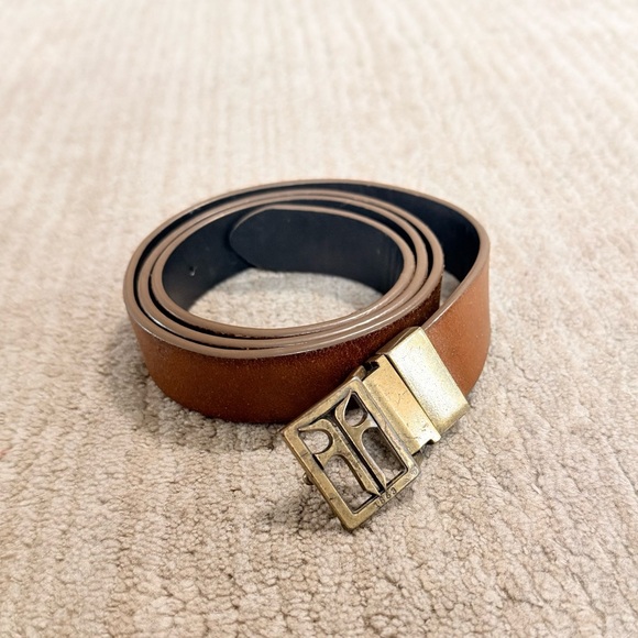 FRYE Women’s Genuine Leather Reversible Belt w/ LOGO size Medium - Picture 3 of 8